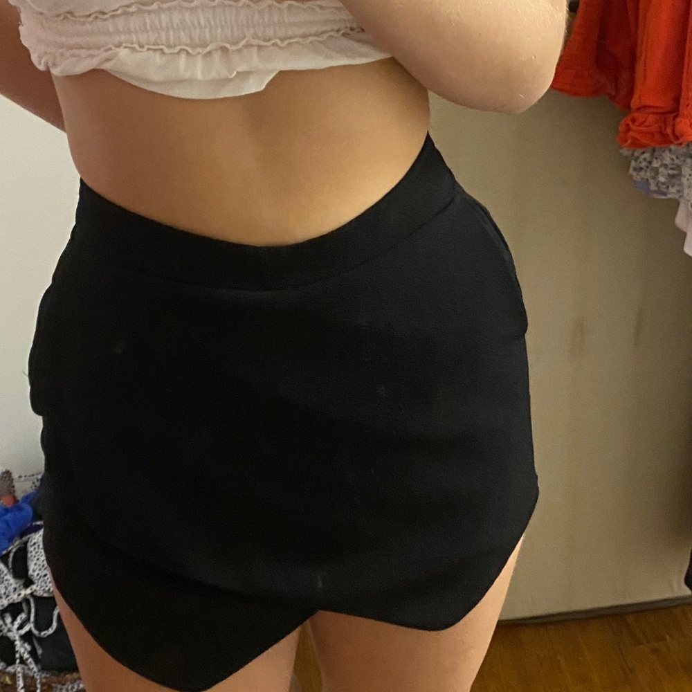 🙂black skort